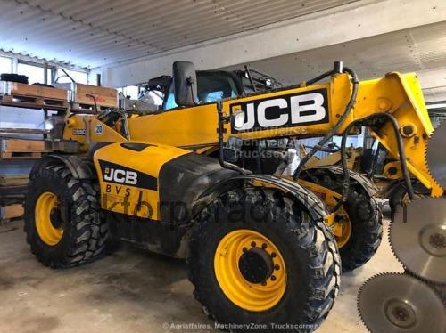 JCB 550-80 Agri Plus opinie i specyfikacja